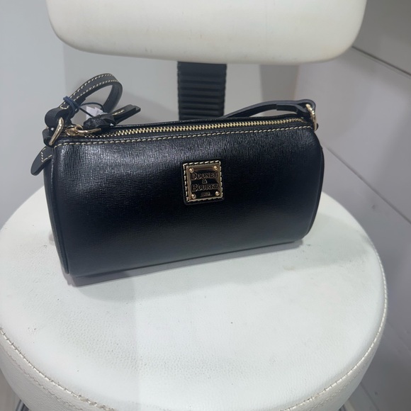 NWT Dooney & Bourke Black Leather barrel crossbody - Picture 1 of 7